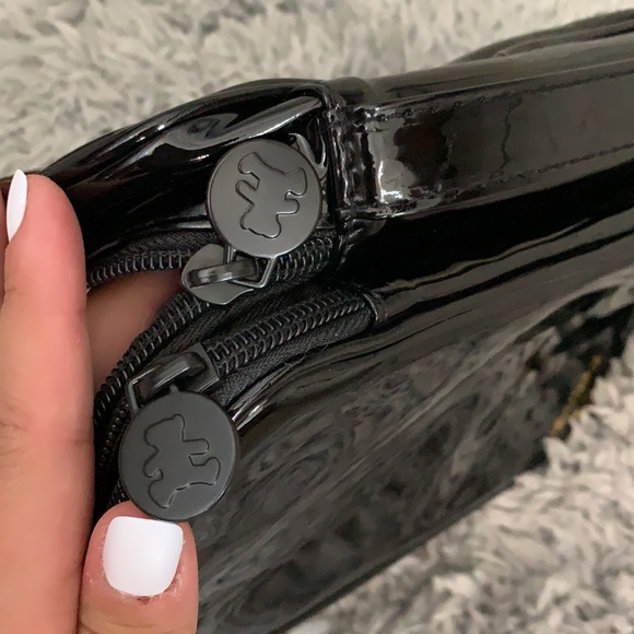 small gloss black travel makeup bag - Picture 5 of 5